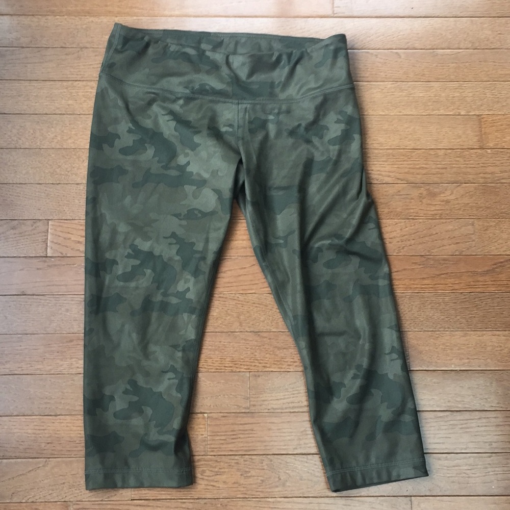 Lulu camo workout leggings